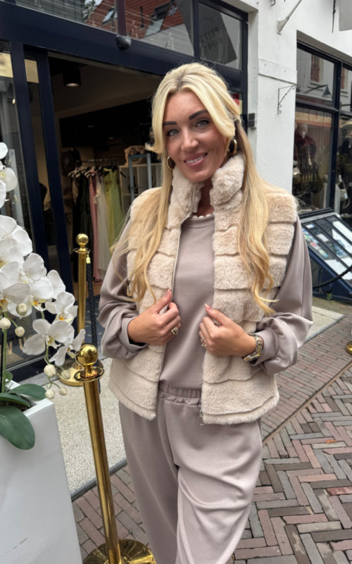 Monique Gilet Beige